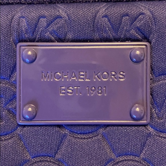 Michael Kors wristlet - Picture 3 of 3